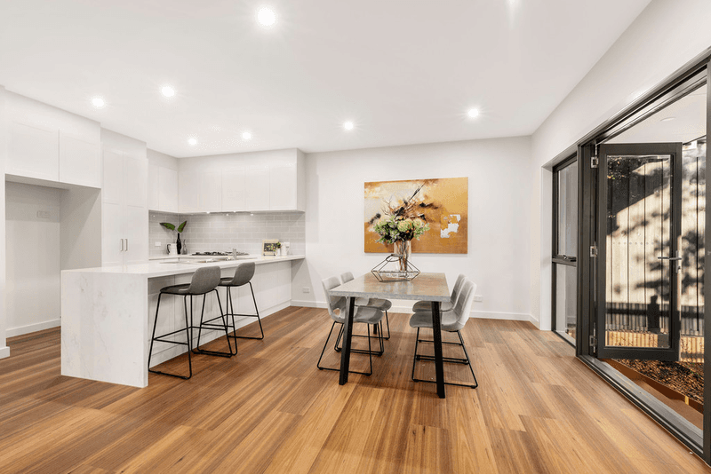 2B Garden Avenue, MITCHAM, VIC 3132