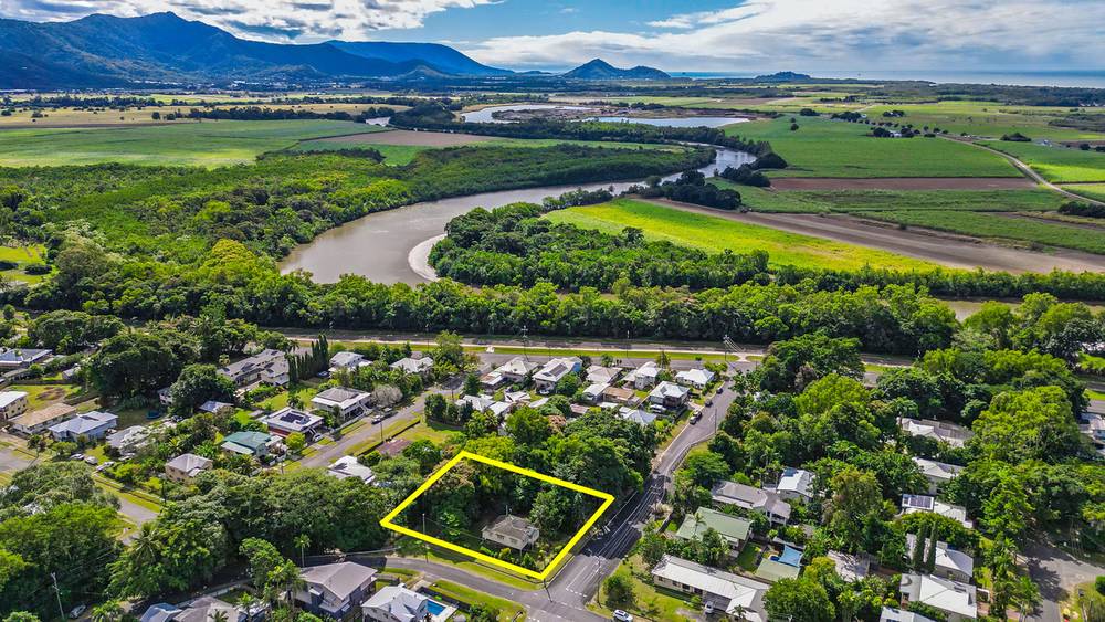 12-14 Mason Street, STRATFORD, QLD 4870
