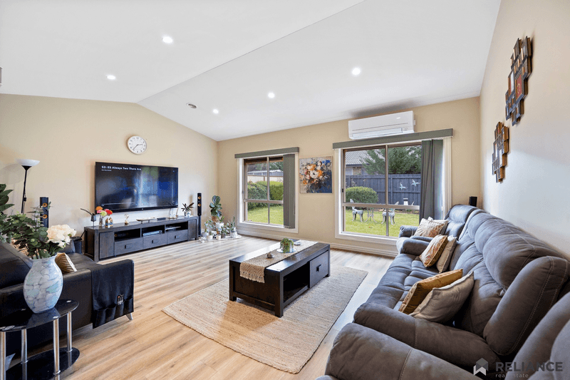 25 Paul Harris Drive, Melton West, VIC 3337