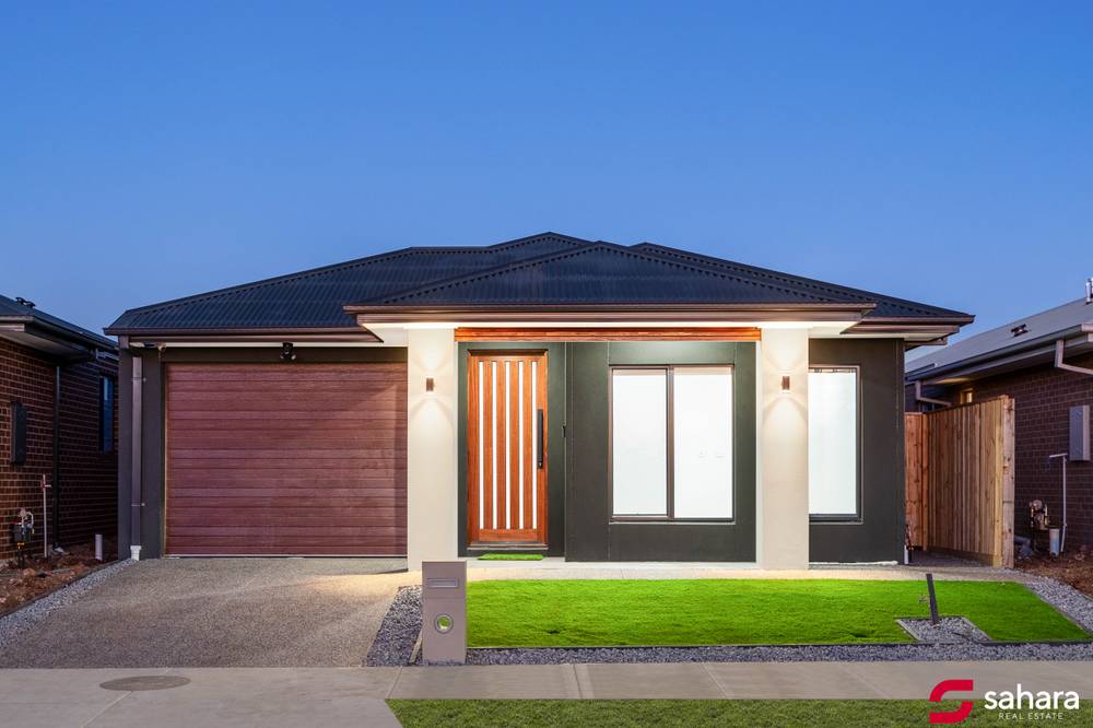 52 Clay Crescent, ROCKBANK, VIC 3335