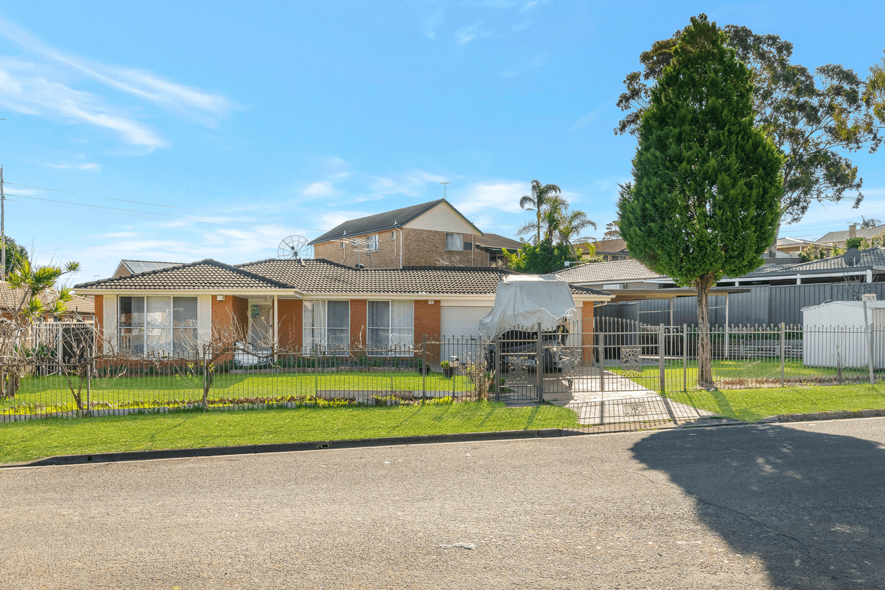 6 Kingfisher Avenue, HINCHINBROOK, NSW 2168