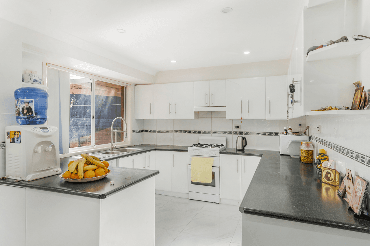 6 Kingfisher Avenue, HINCHINBROOK, NSW 2168