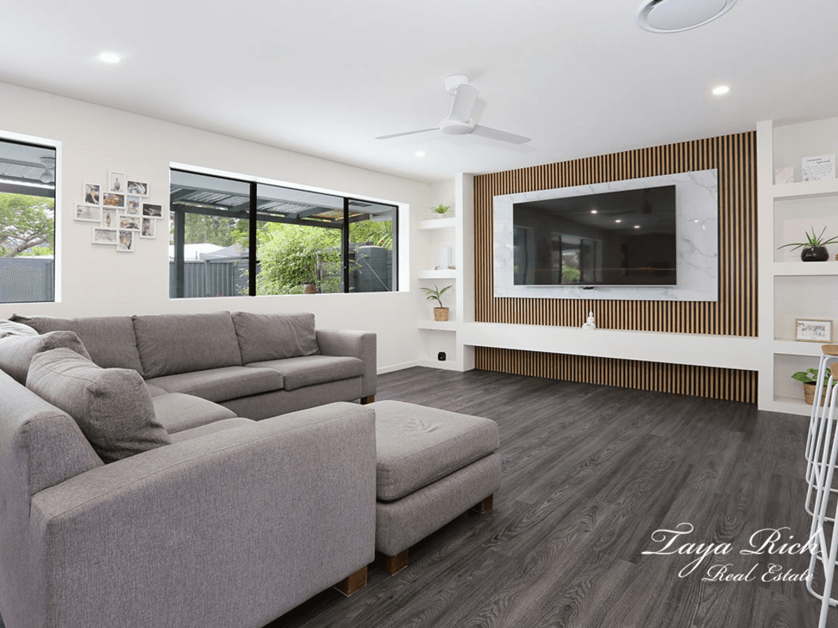 187 Currumbin Creek Road, CURRUMBIN WATERS, QLD 4223