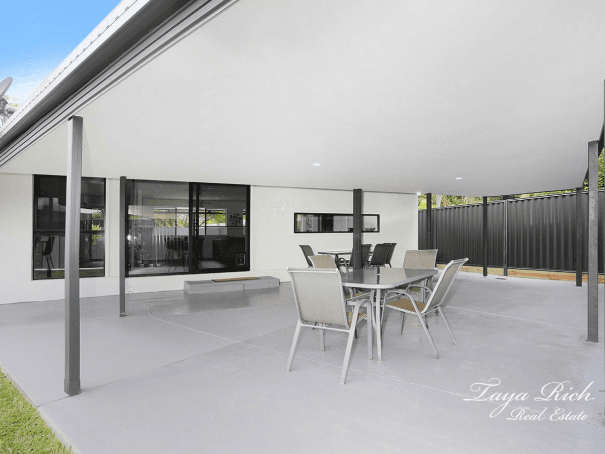 187 Currumbin Creek Road, CURRUMBIN WATERS, QLD 4223