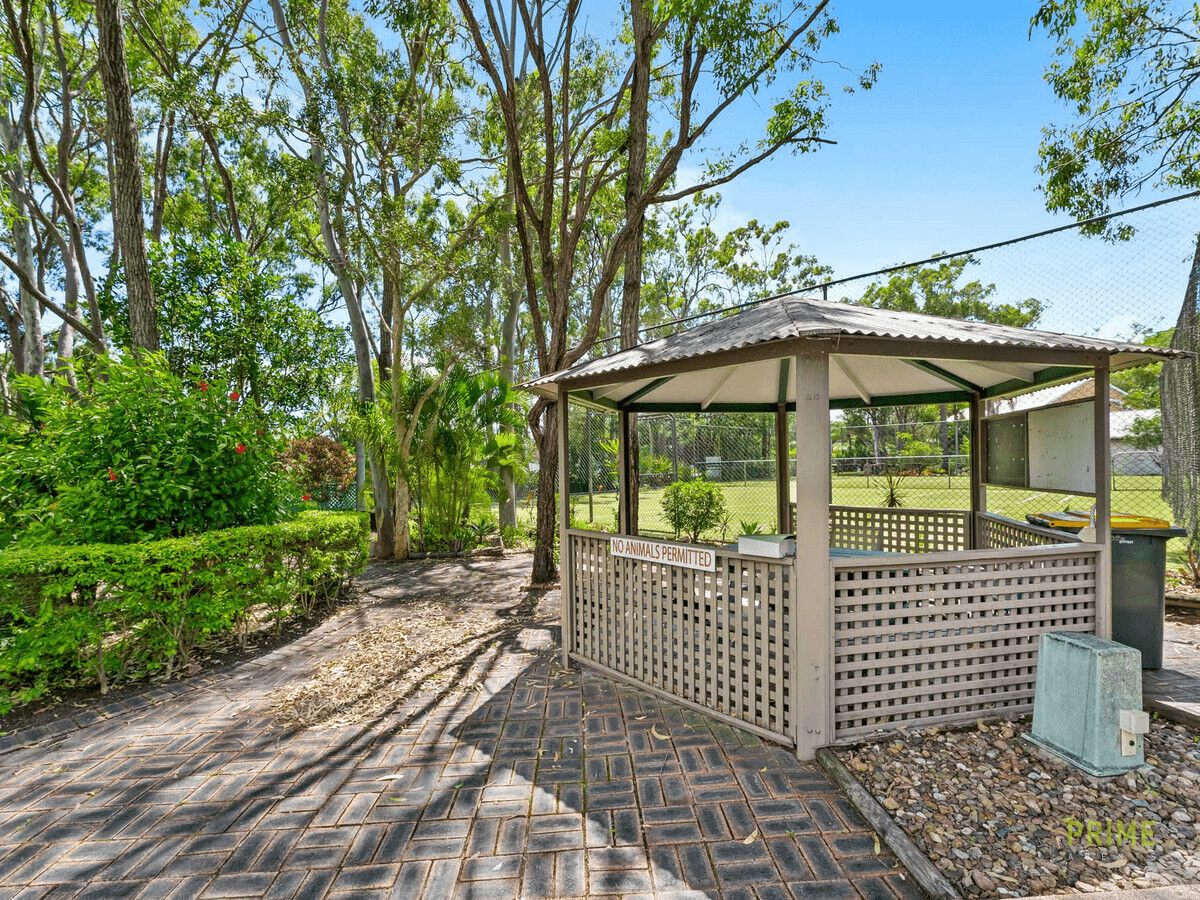 House 18 / 415-417 Boat Harbour Drive, Torquay, QLD 4655