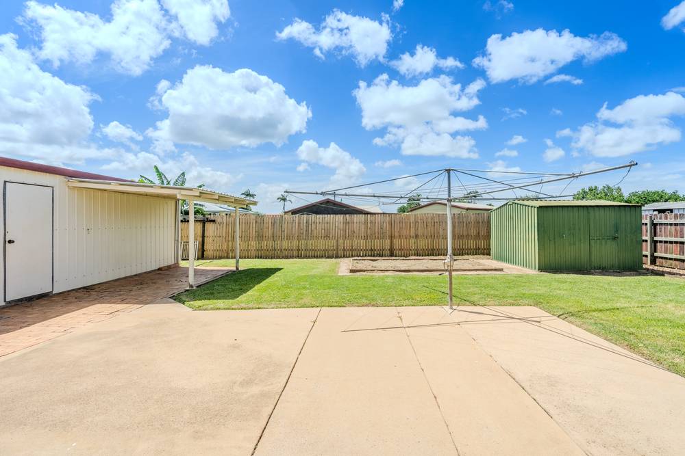 9 McLachlan Drive, AVENELL HEIGHTS, QLD 4670