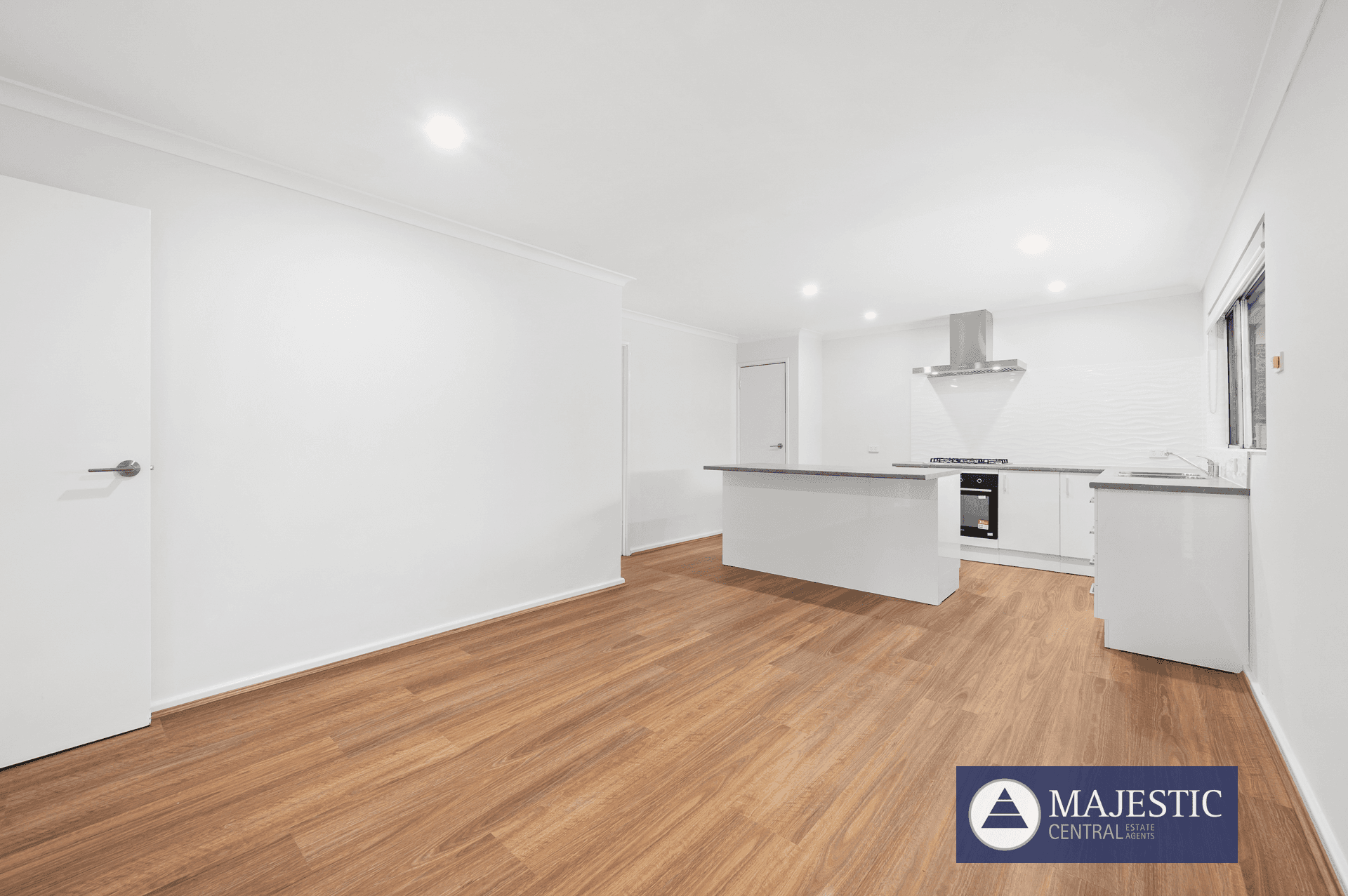 28 Tullamore Ave, Thornlie, WA 6108