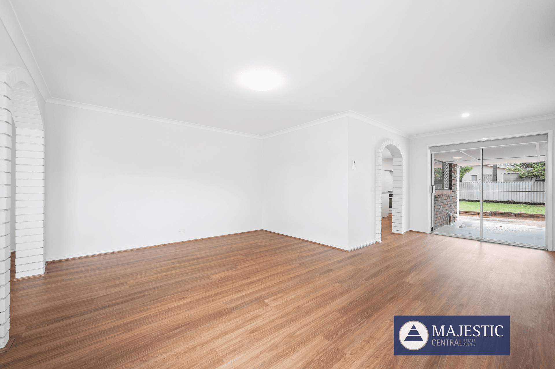 28 Tullamore Ave, Thornlie, WA 6108