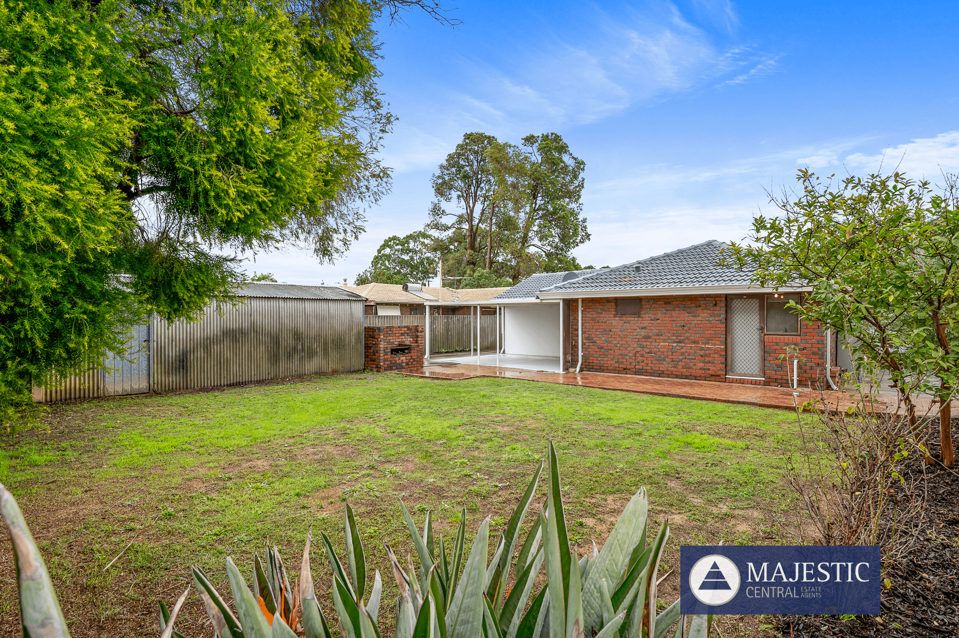 28 Tullamore Ave, Thornlie, WA 6108