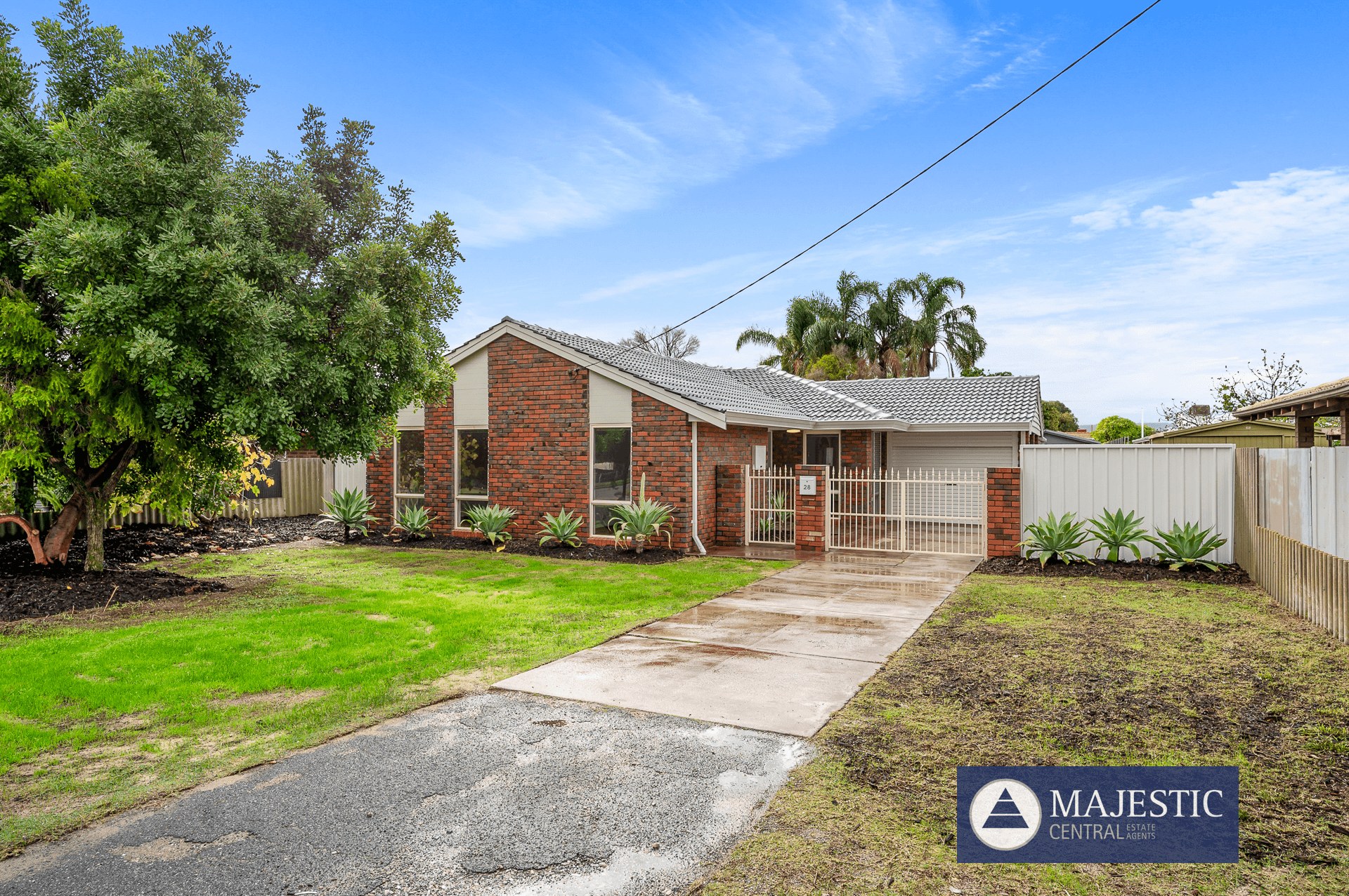 28 Tullamore Ave, Thornlie, WA 6108