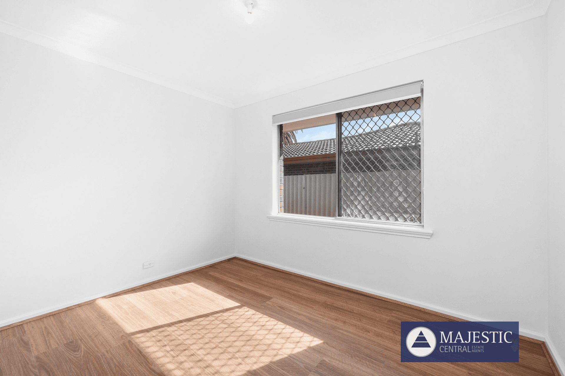 28 Tullamore Ave, Thornlie, WA 6108