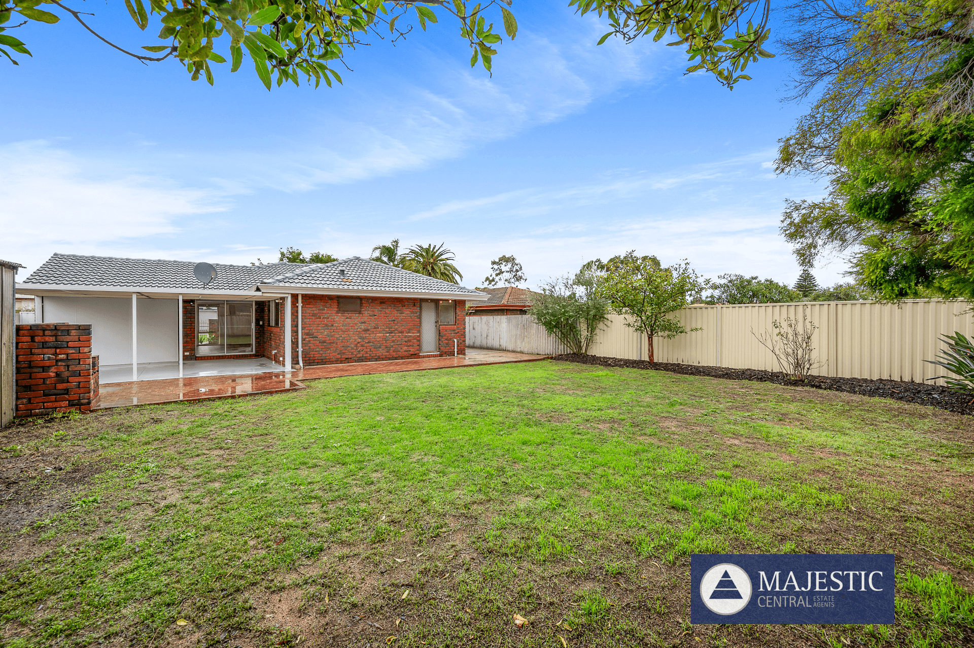 28 Tullamore Ave, Thornlie, WA 6108