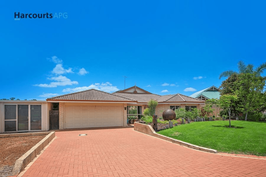 13 Lefroy Place, USHER, WA 6230