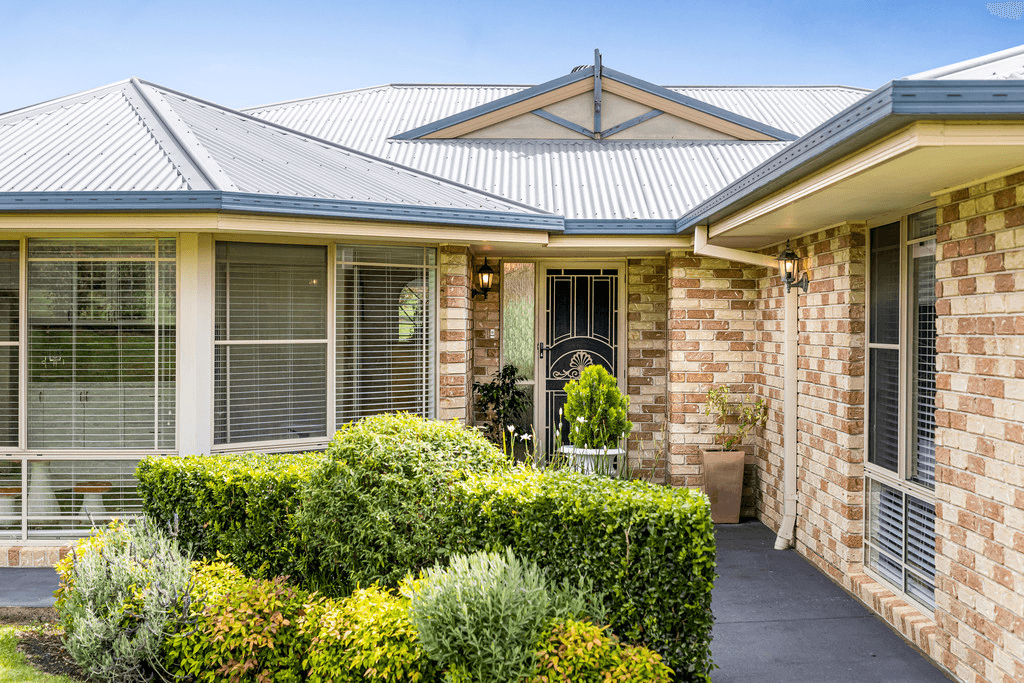 1 Hazelmere Court, HODGSON VALE, QLD 4352