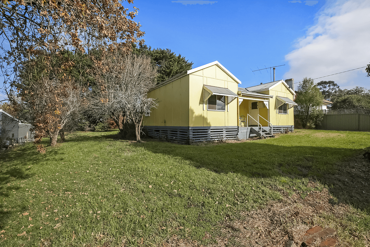 13 Dimora Avenue, CAMPERDOWN, VIC 3260