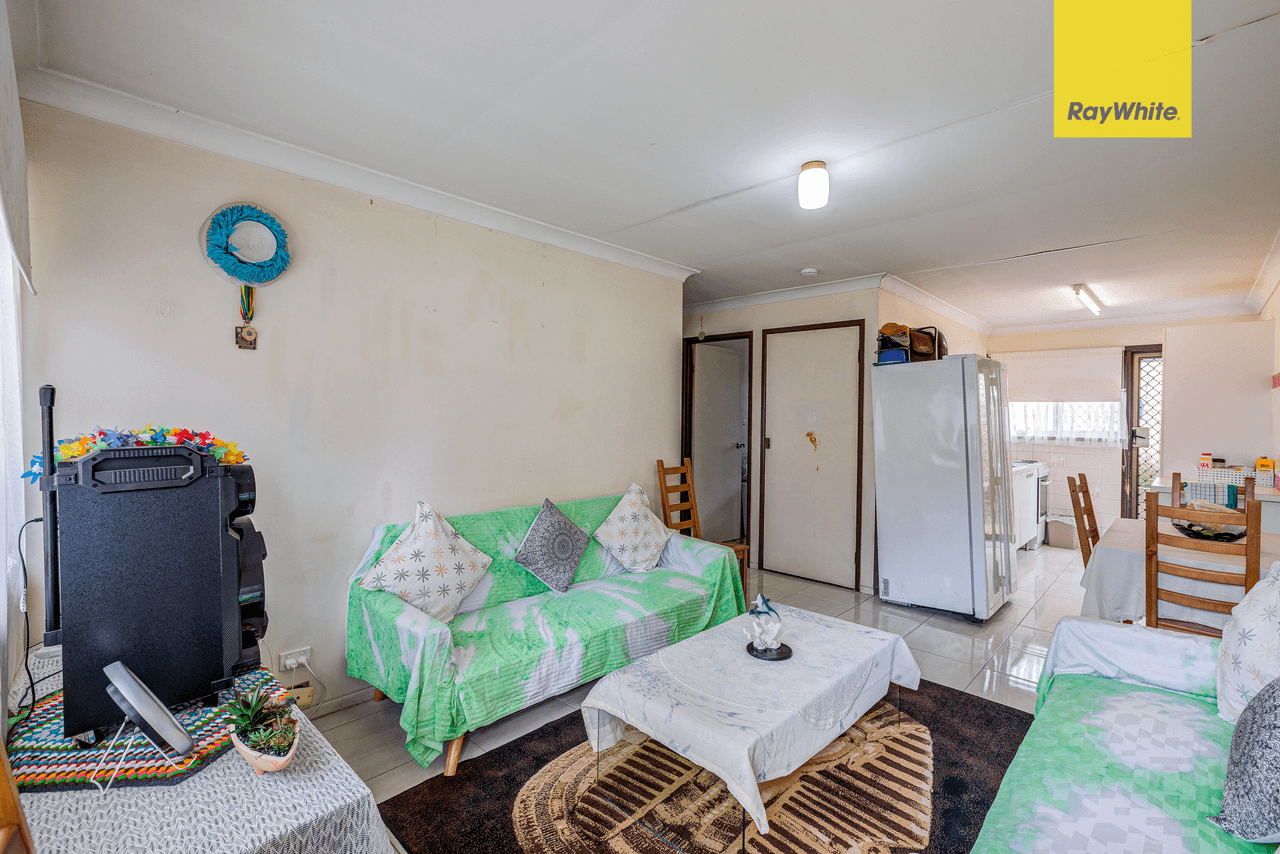 2/10 North Road, WOODRIDGE, QLD 4114