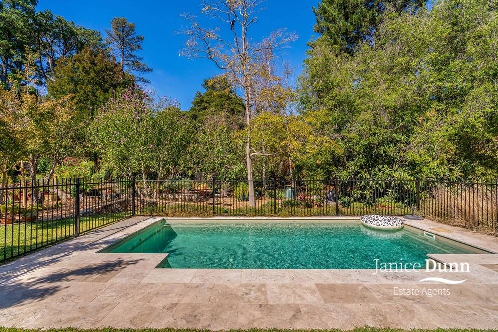 8 Rock Lodge Court, Frankston South, VIC 3199
