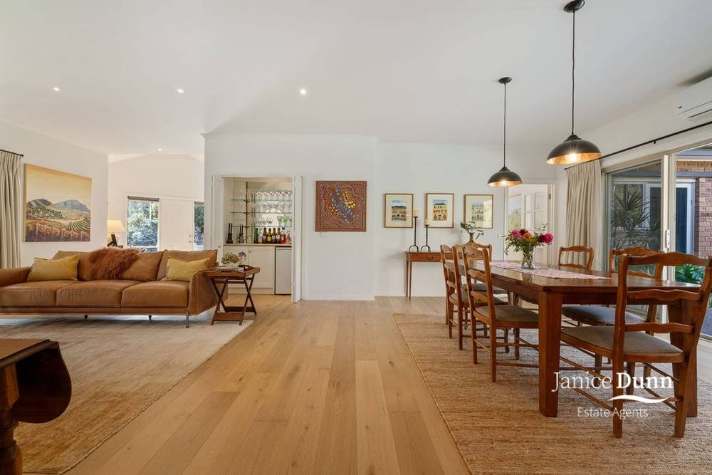 8 Rock Lodge Court, Frankston South, VIC 3199
