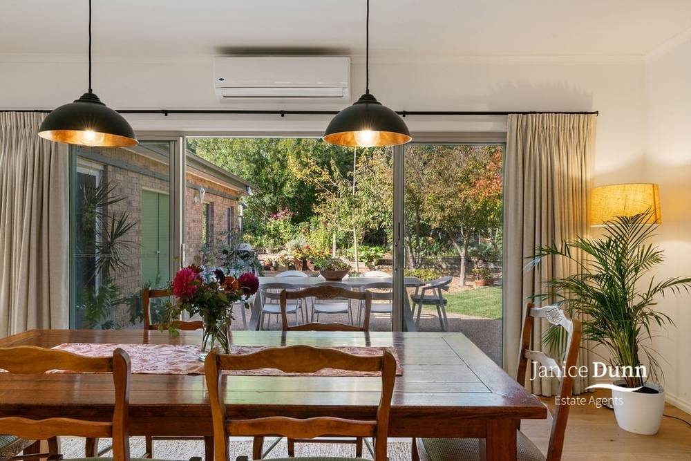 8 Rock Lodge Court, Frankston South, VIC 3199
