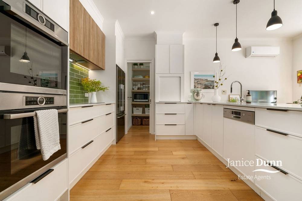 8 Rock Lodge Court, Frankston South, VIC 3199