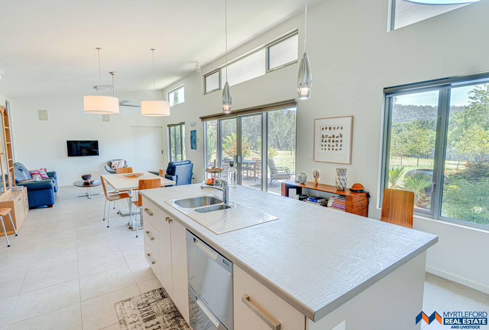 2 Eliza Way, MYRTLEFORD, VIC 3737