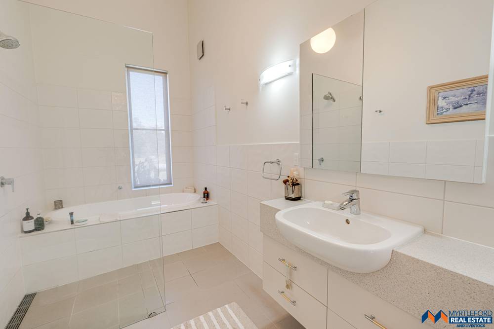 2 Eliza Way, MYRTLEFORD, VIC 3737