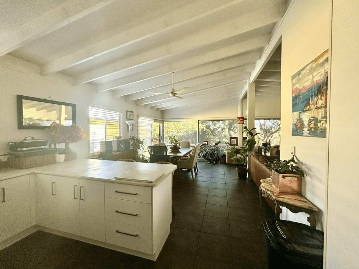 52 Treasure Island Avenue, KARRAGARRA ISLAND, QLD 4184