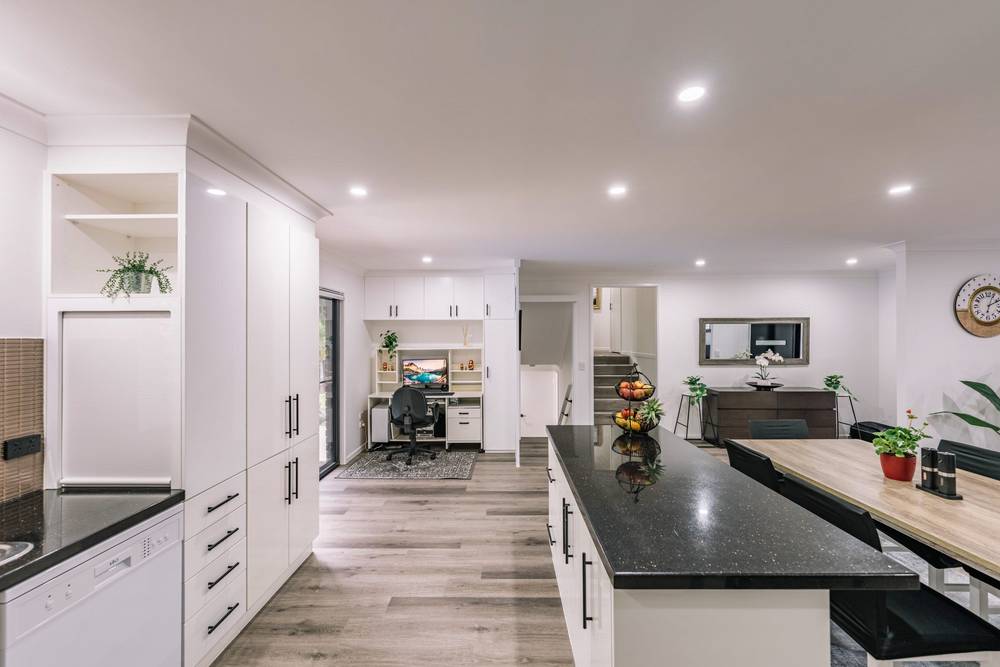 5 Mina Place, Southport, QLD 4215