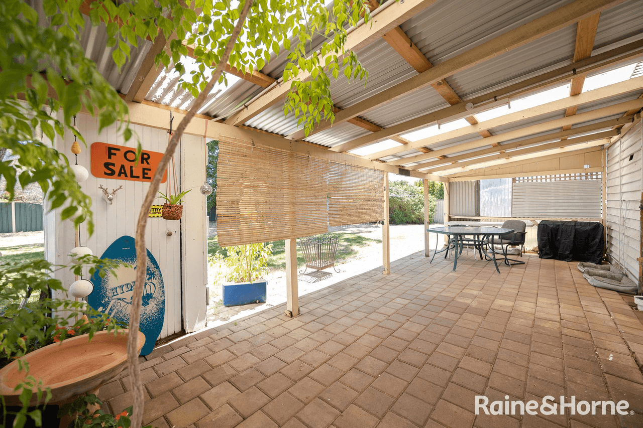 19 West Road, CAPEL, WA 6271