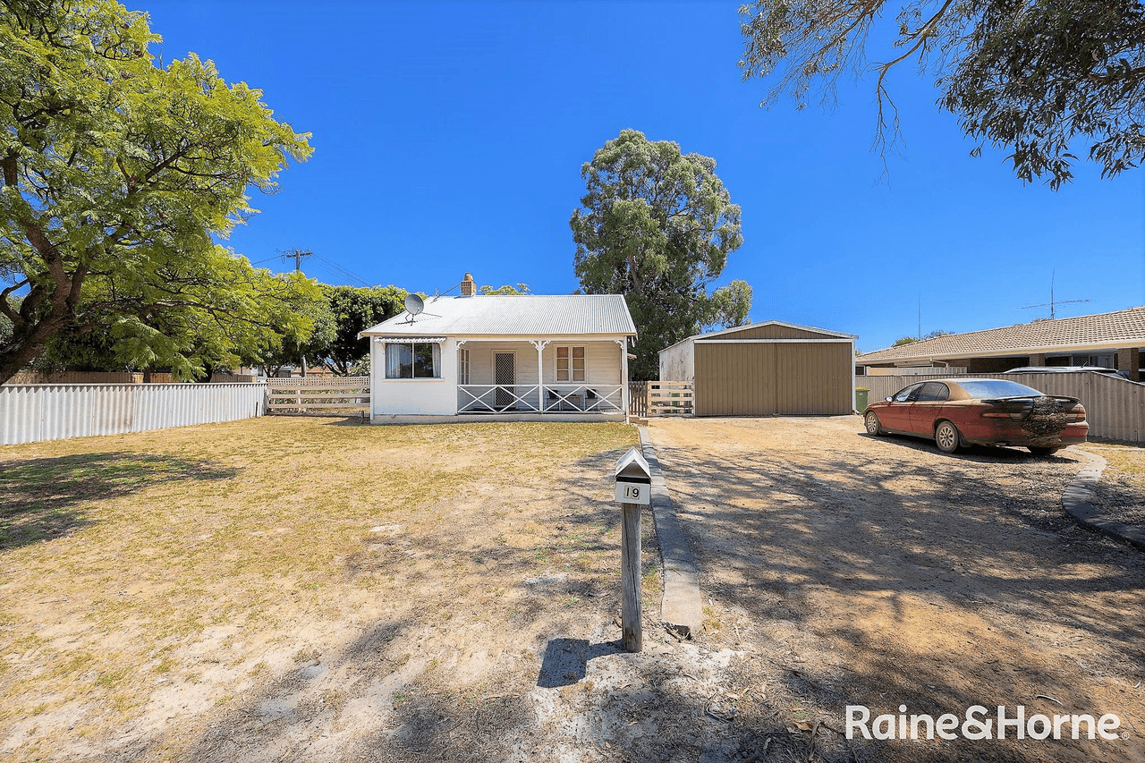 19 West Road, CAPEL, WA 6271