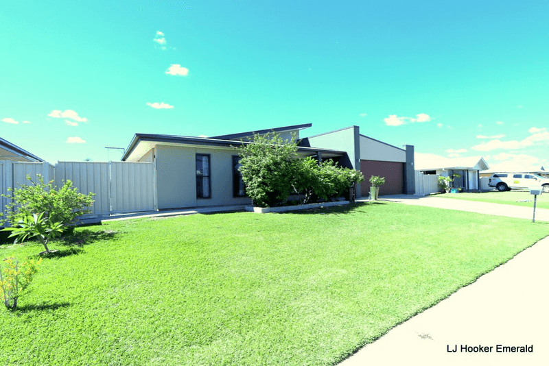 19 Thornton Street, EMERALD, QLD 4720