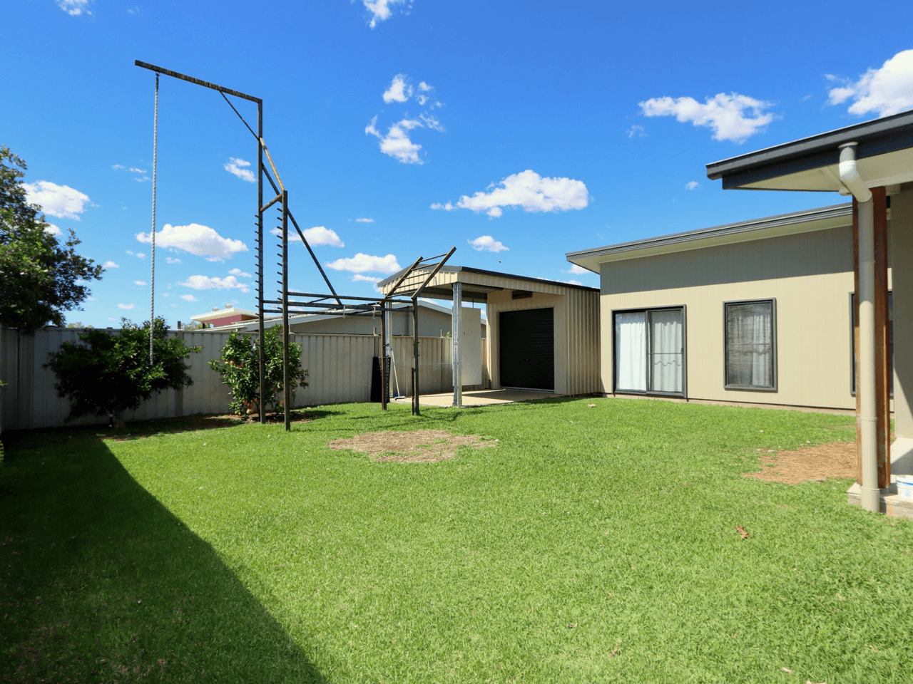 19 Thornton Street, EMERALD, QLD 4720