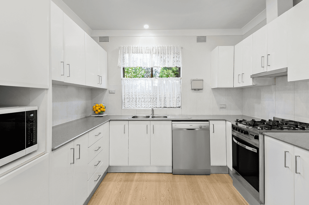 1 Lucas Avenue, Russell Lea, NSW 2046