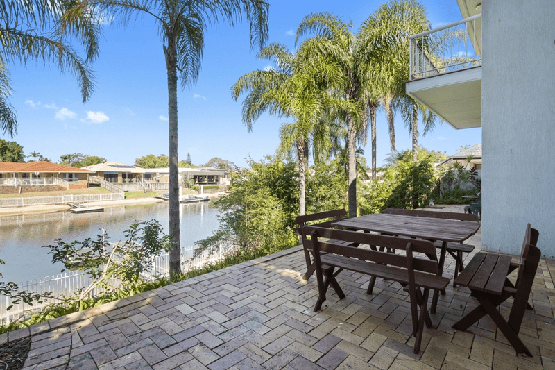 26 Drayton Terrace, Mermaid Waters, QLD 4218