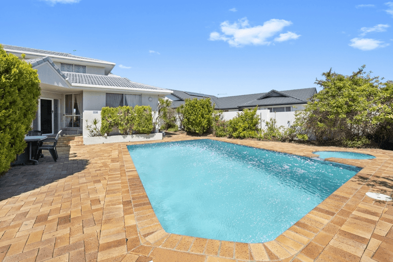 26 Drayton Terrace, Mermaid Waters, QLD 4218