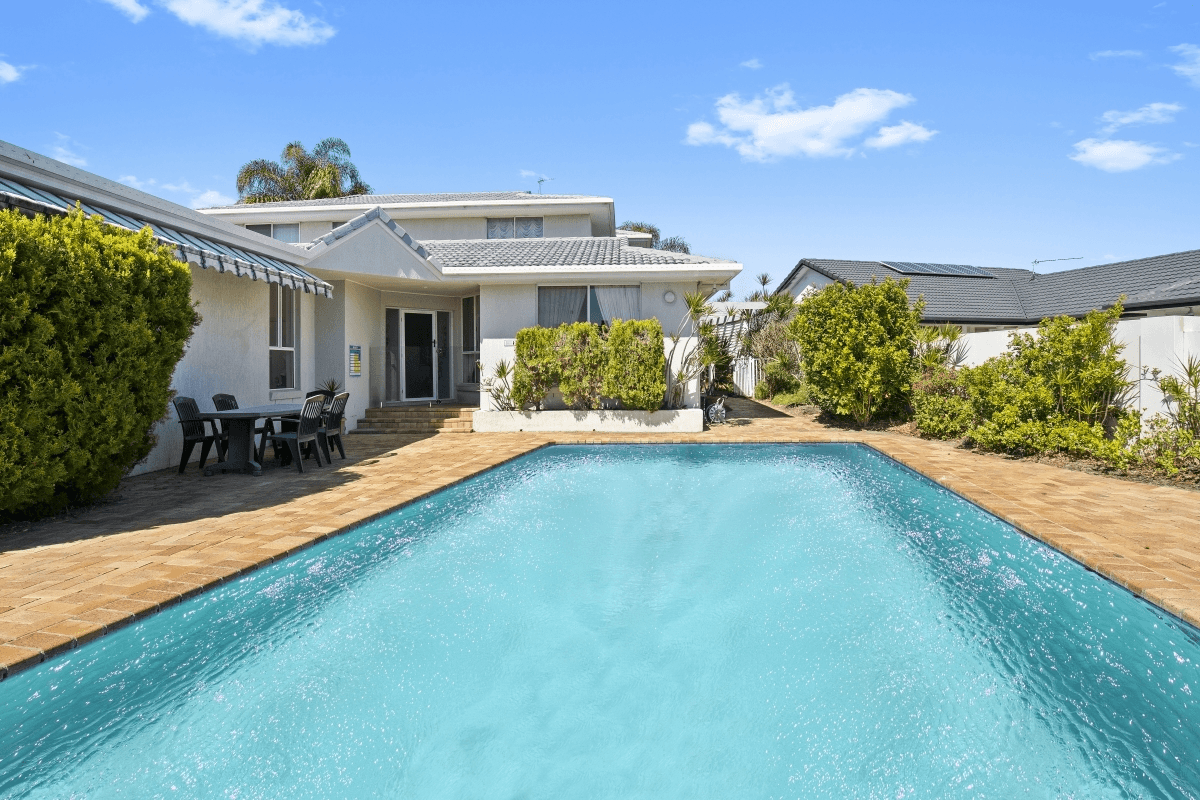 26 Drayton Terrace, Mermaid Waters, QLD 4218