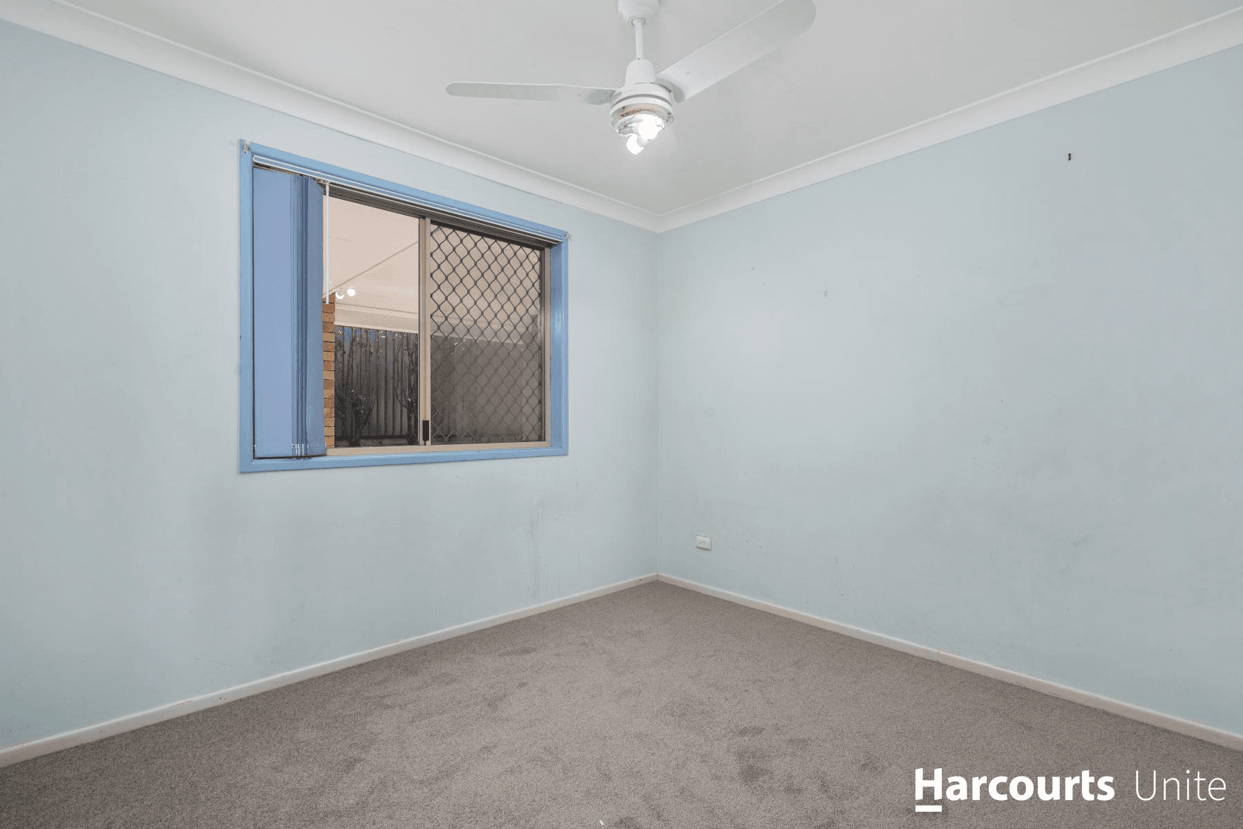 8 Jenelle Street, KALLANGUR, QLD 4503