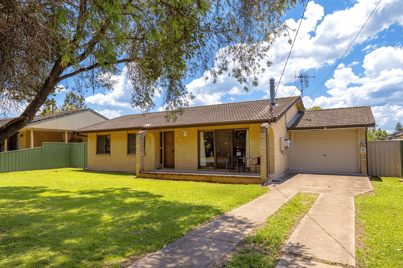 17 East Combined Street, WINGHAM, NSW 2429