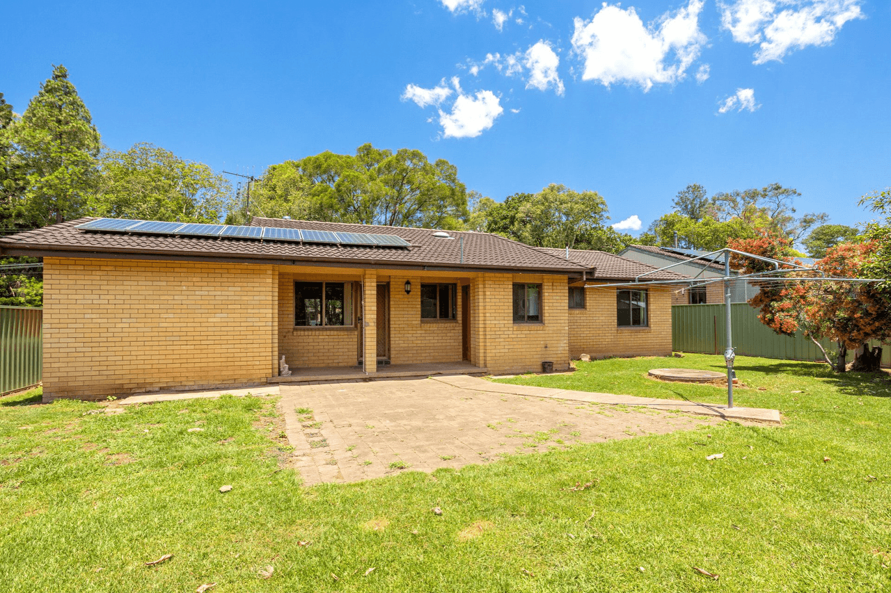 17 East Combined Street, WINGHAM, NSW 2429