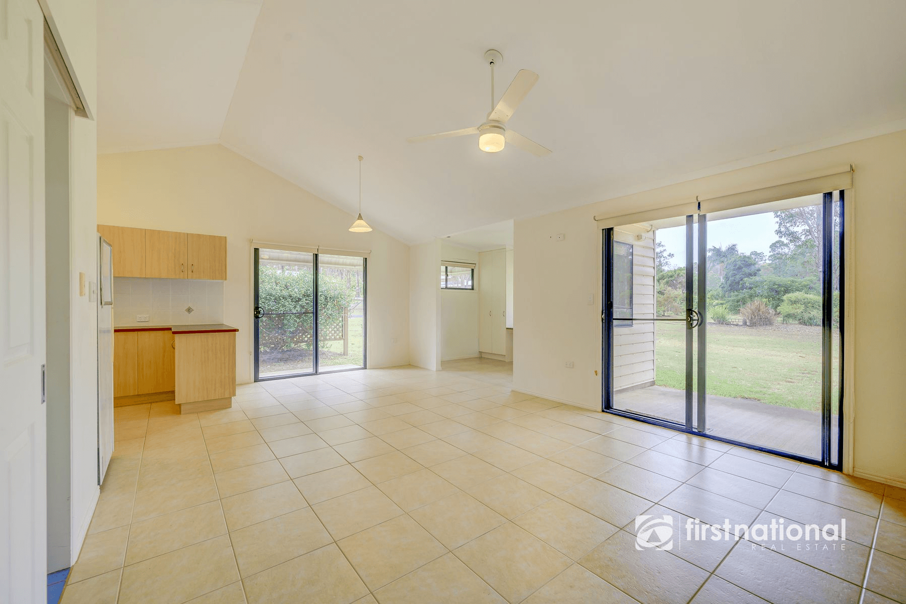 7 Sunbird Court, SOUTH BINGERA, QLD 4670