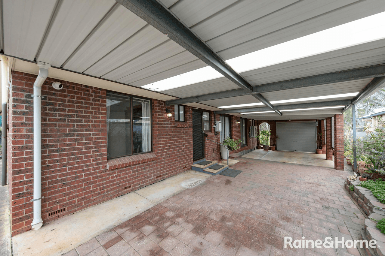 42 Leonard Road, MORPHETT VALE, SA 5162