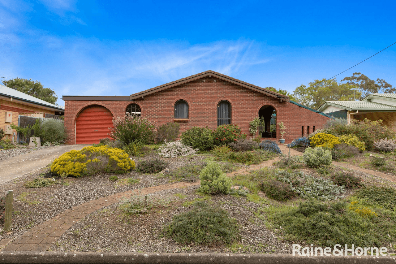 42 Leonard Road, MORPHETT VALE, SA 5162