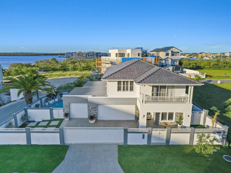 6 Havana Way, PARADISE POINT, QLD 4216