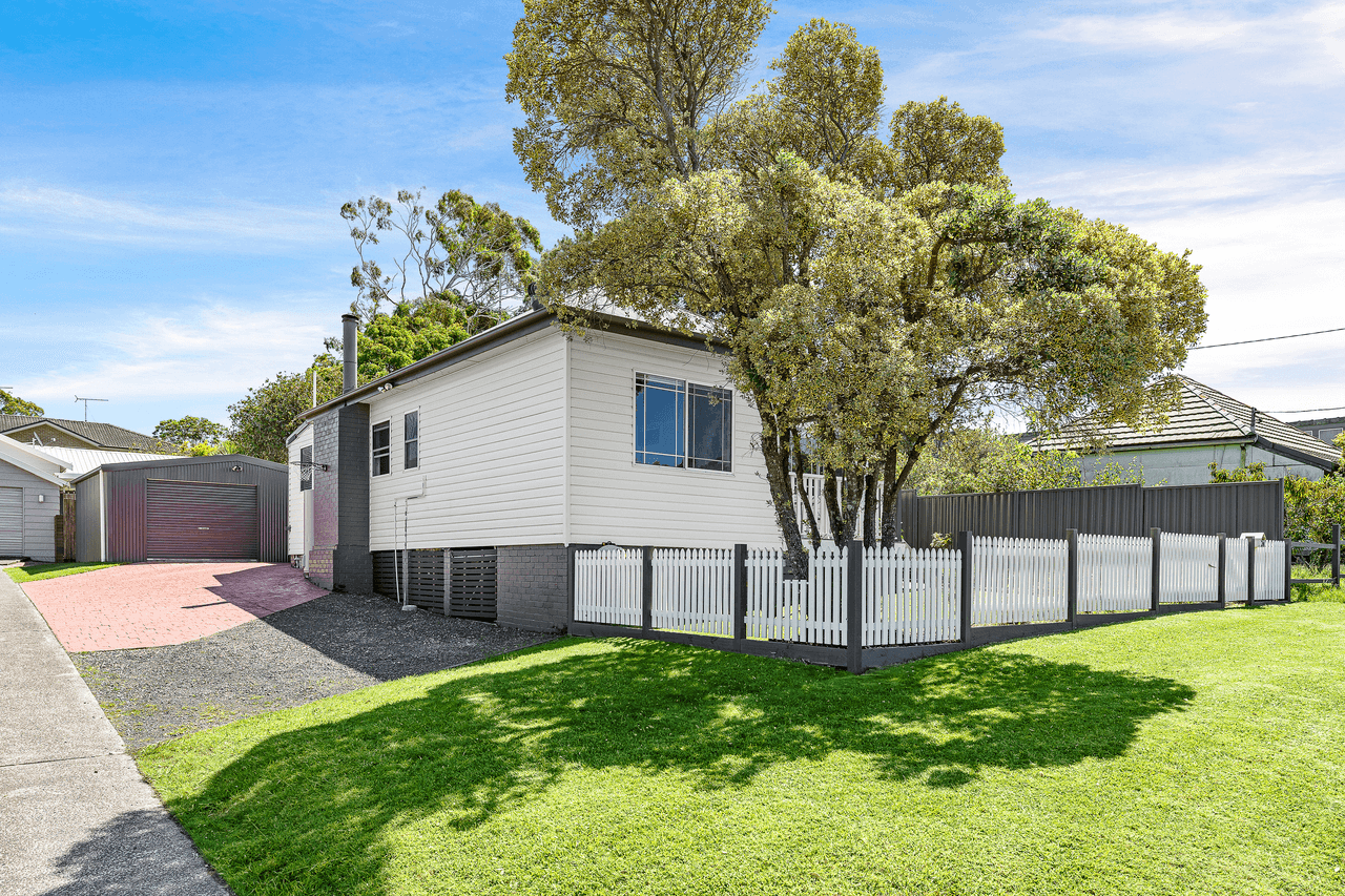 24 Stuart Street, HELENSBURGH, NSW 2508