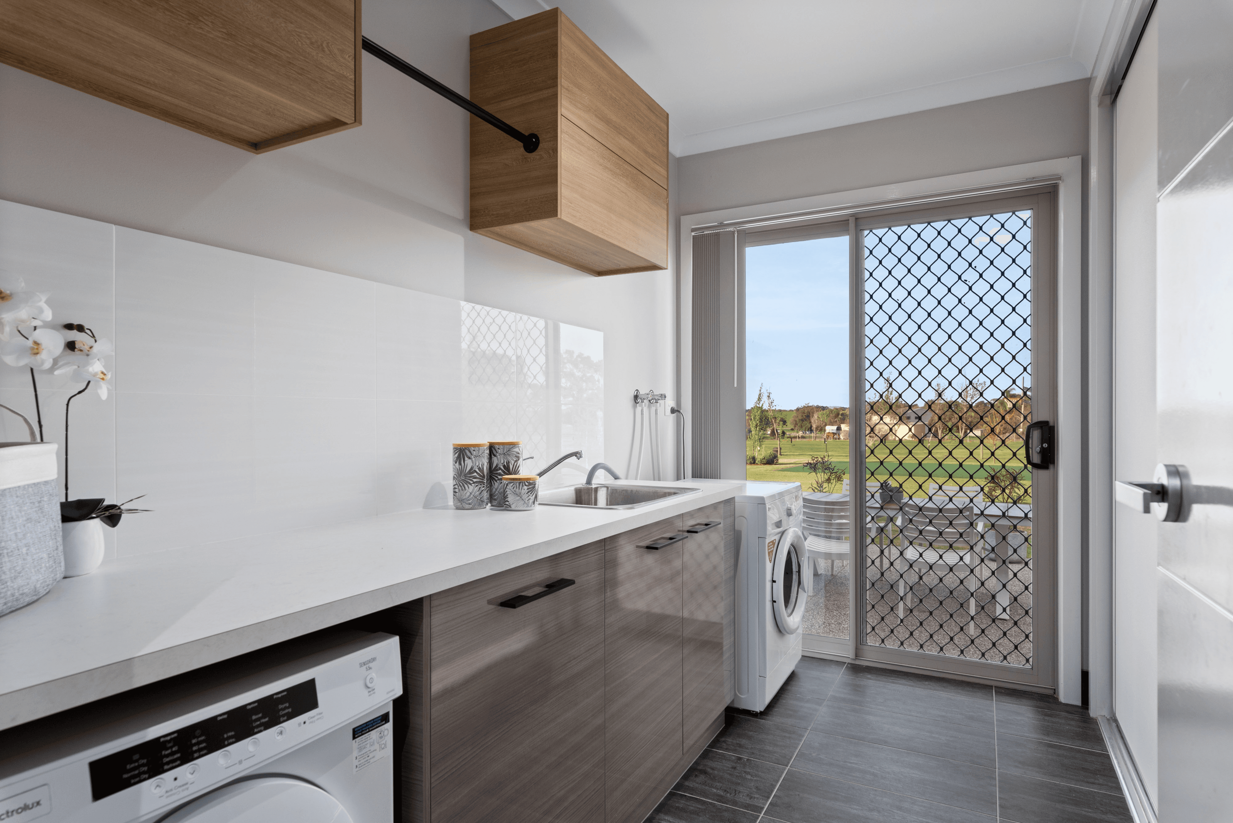 10 Claremont Place, TABLE TOP, NSW 2640