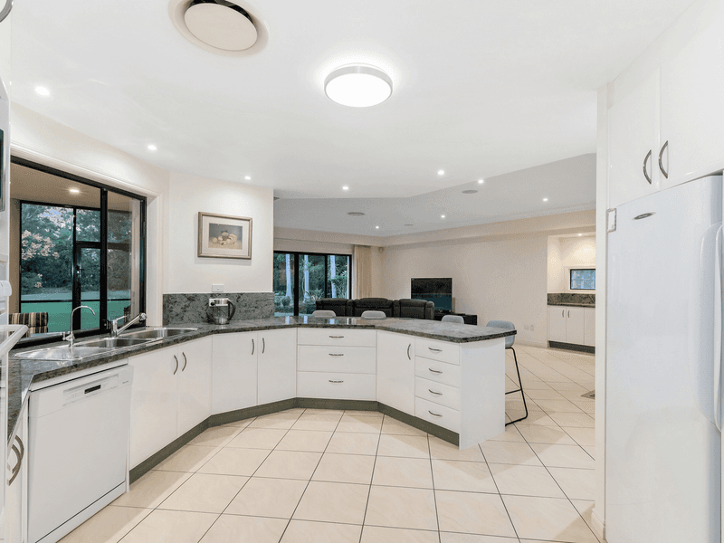 3166 Riverleigh Drive, HOPE ISLAND, QLD 4212