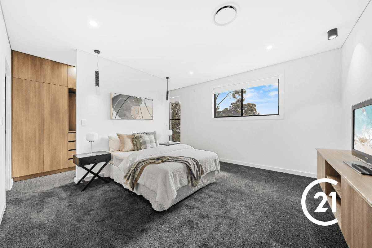 40 Apex Avenue, Picnic Point, NSW 2213