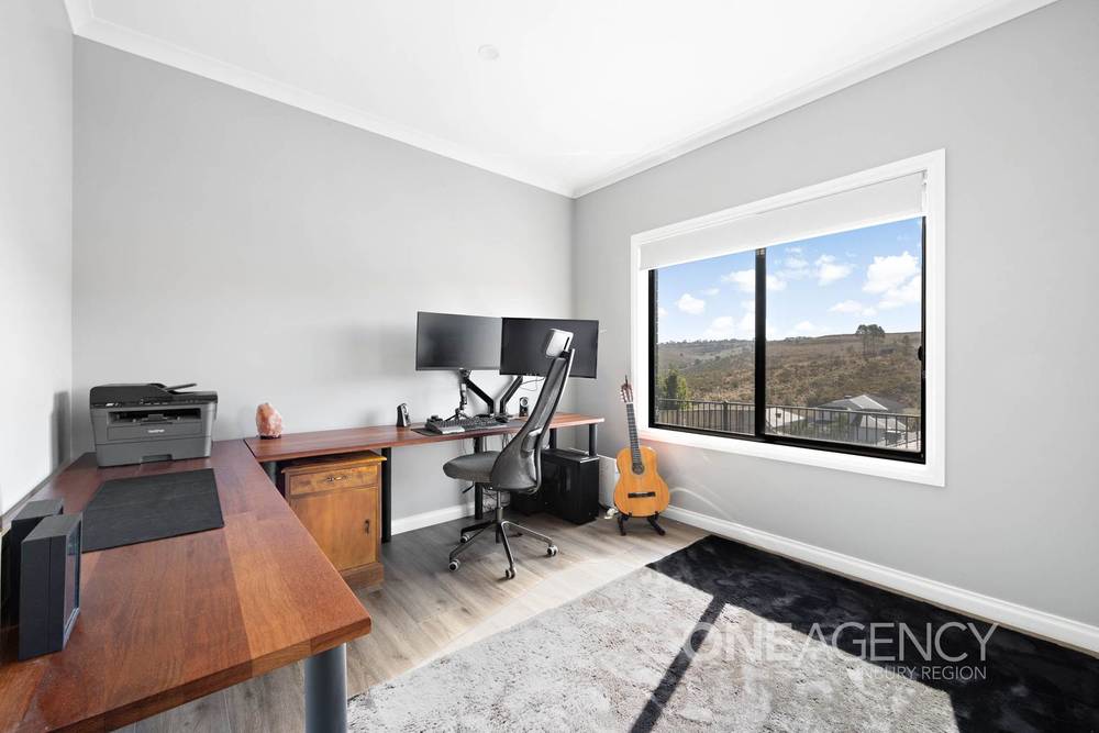 64 Retreat Crescent, Sunbury, VIC 3429