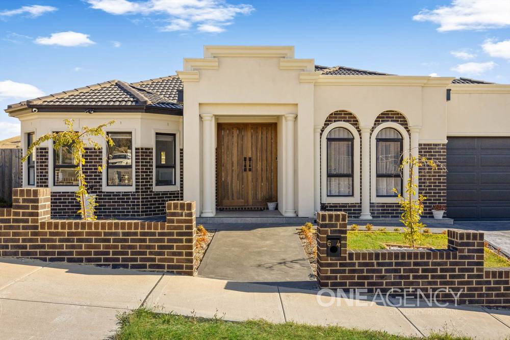 64 Retreat Crescent, Sunbury, VIC 3429