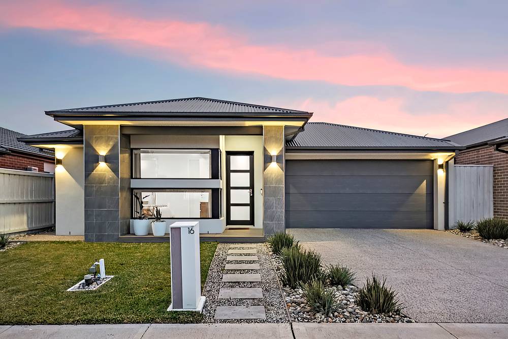 16 Milne Street, Sunbury, VIC 3429